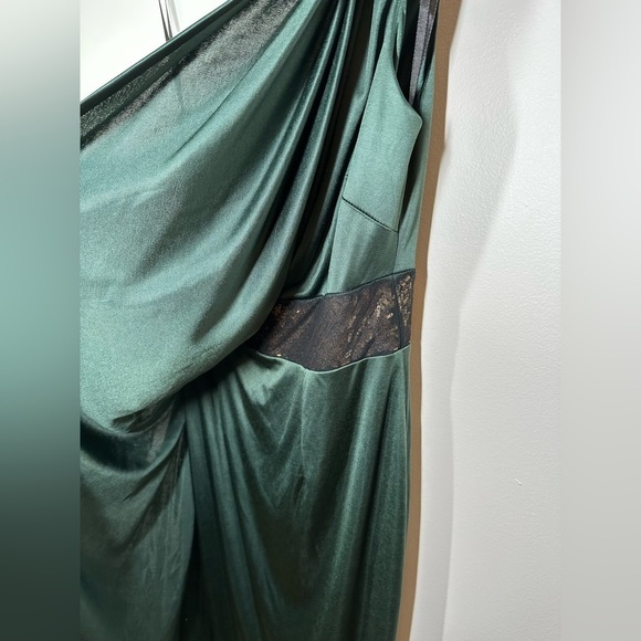Theia Emerald Green One Shoulder Dress Size 2 - Picture 2 of 8